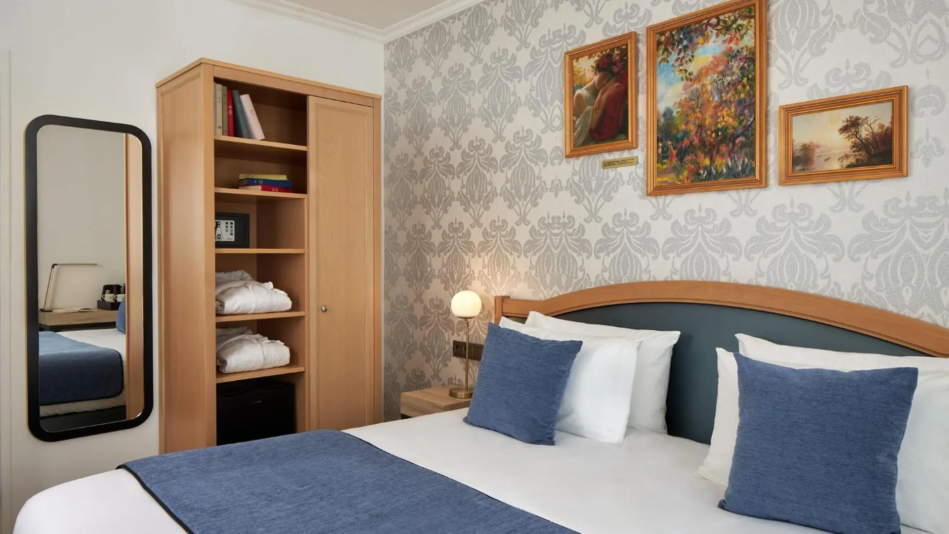 Romantic & 4* Paris