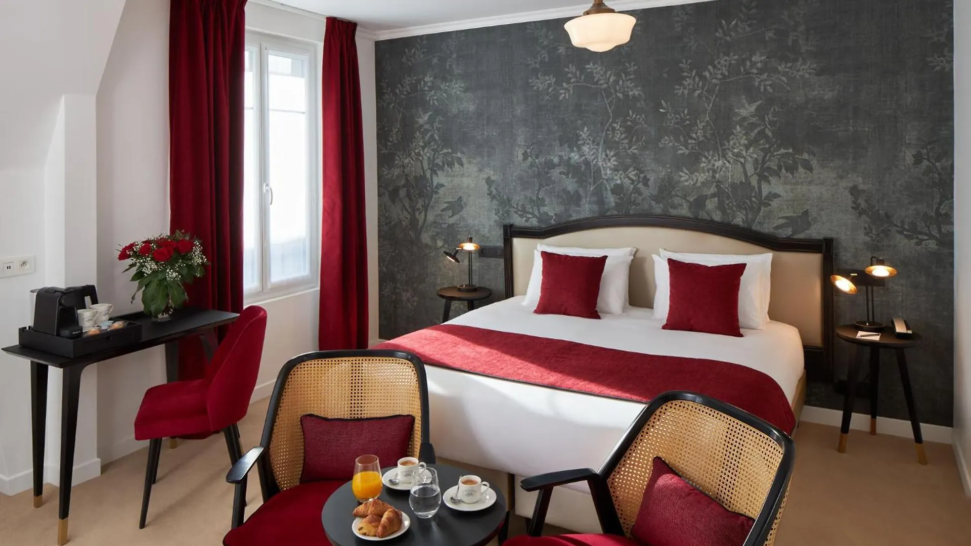 Romantic & Hotel