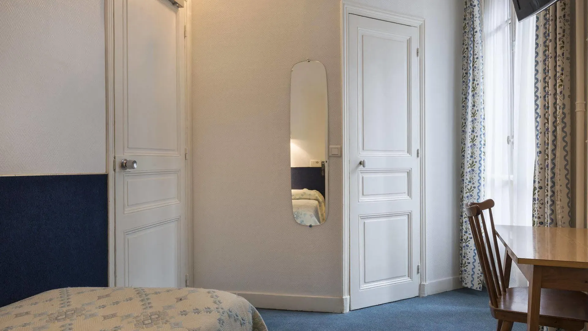Romantic & 4* Paris